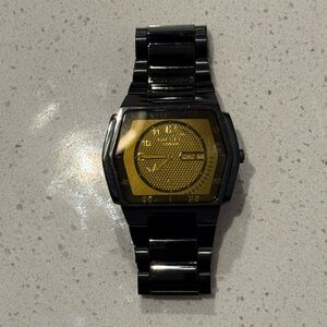 Diesel DZ1166 Black w/ Gold Face 28mm Only the Brave Watch Vintage Rare Day Date